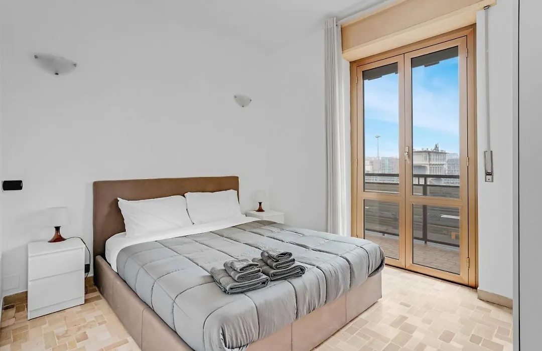 Cav9 - Large Apartment With Panoramic View --1